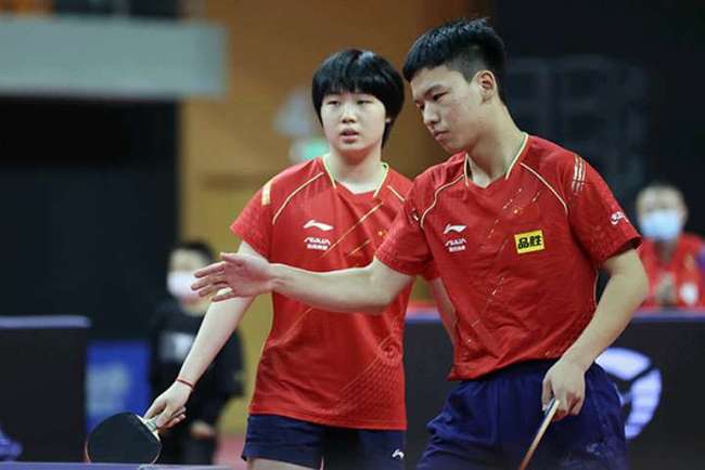 篮球篮网球员接受采访谈季后赛目标