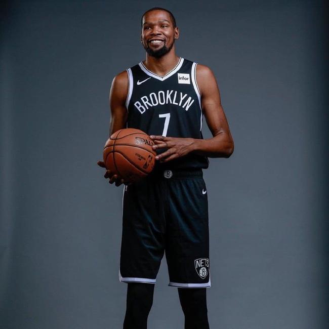 表現一直為 表現一直為